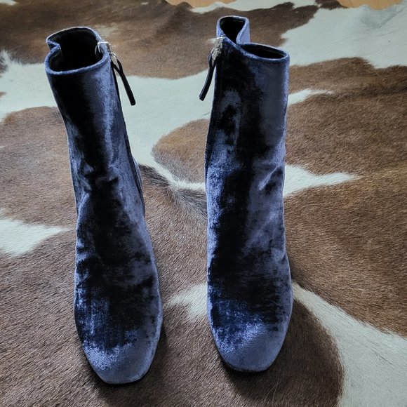 M. Gemi Blue Velvet Booties The Corsa Made in Italy 36 1/2   NWOB - Picture 6 of 15